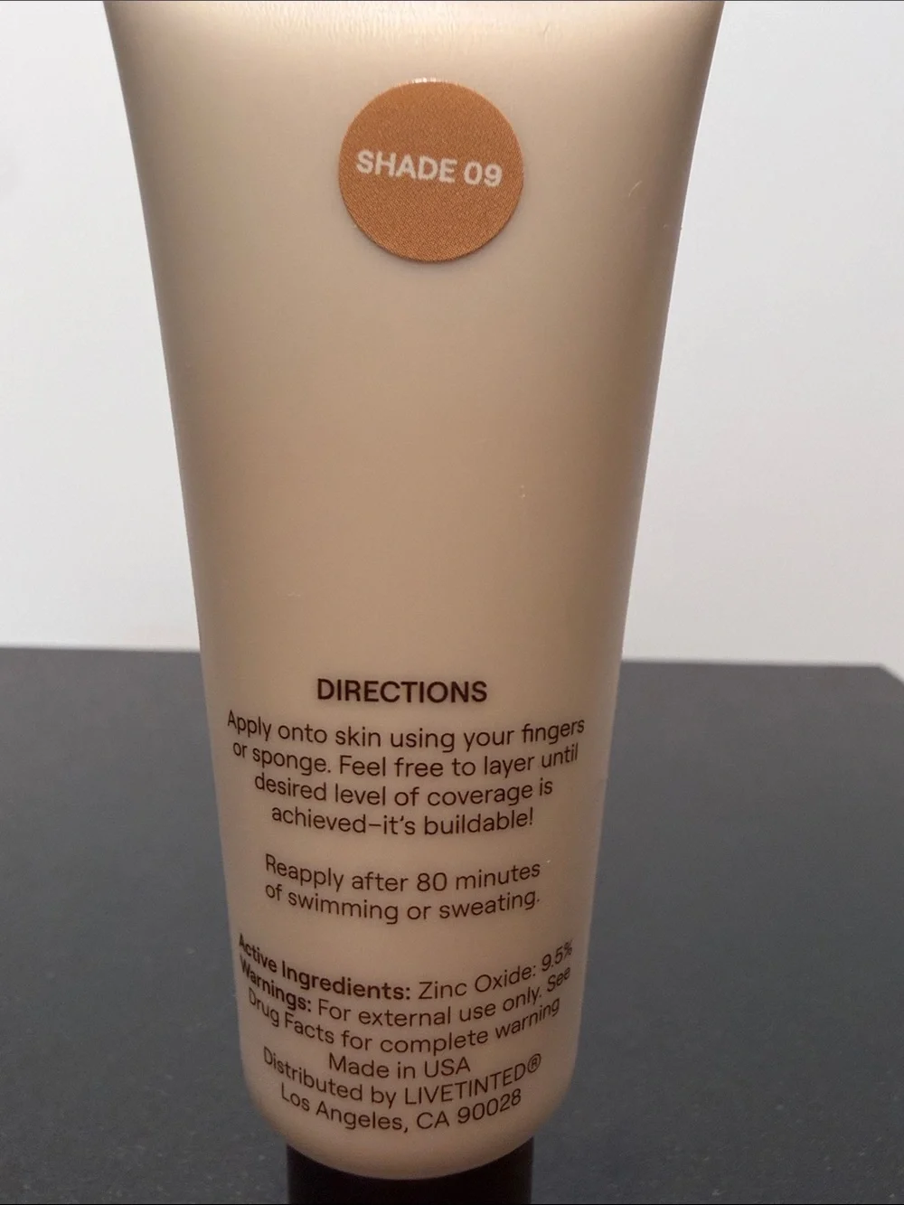 Hueguard® Skin Tint SPF 50 – Natural Beige 09 live tinted
